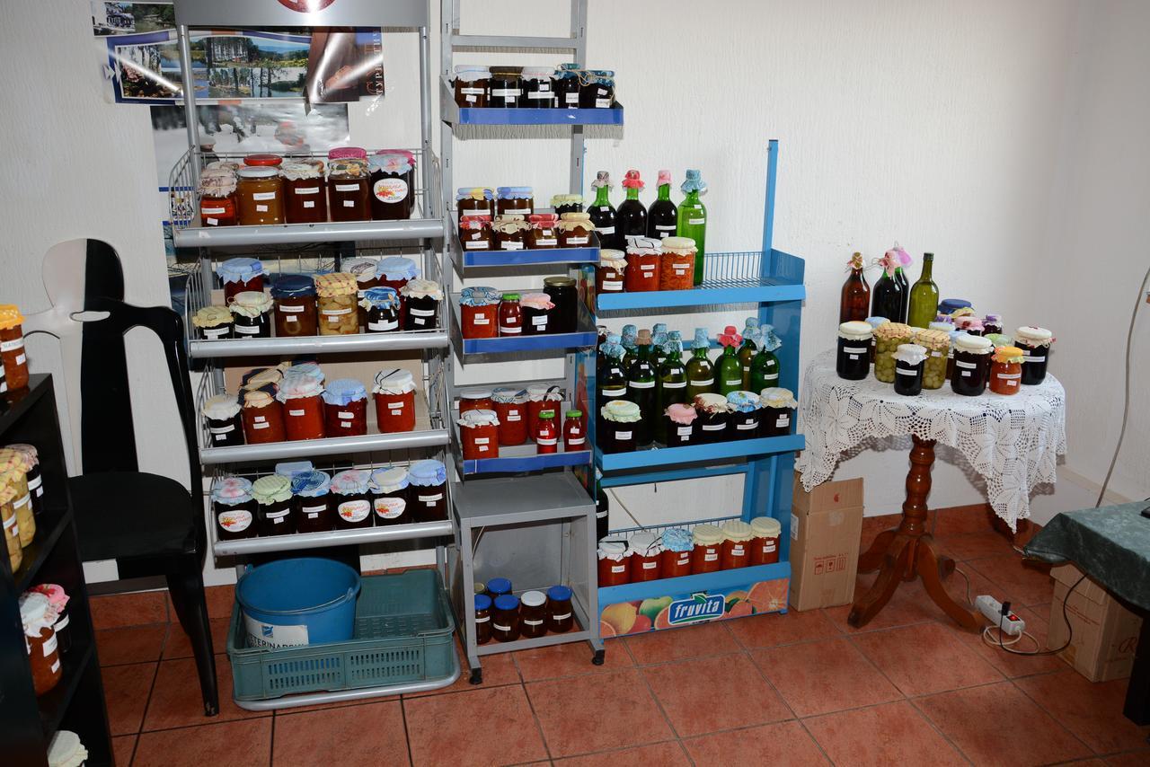 Bed and Breakfast Mm Narcis Vlasina Rid Exterior foto