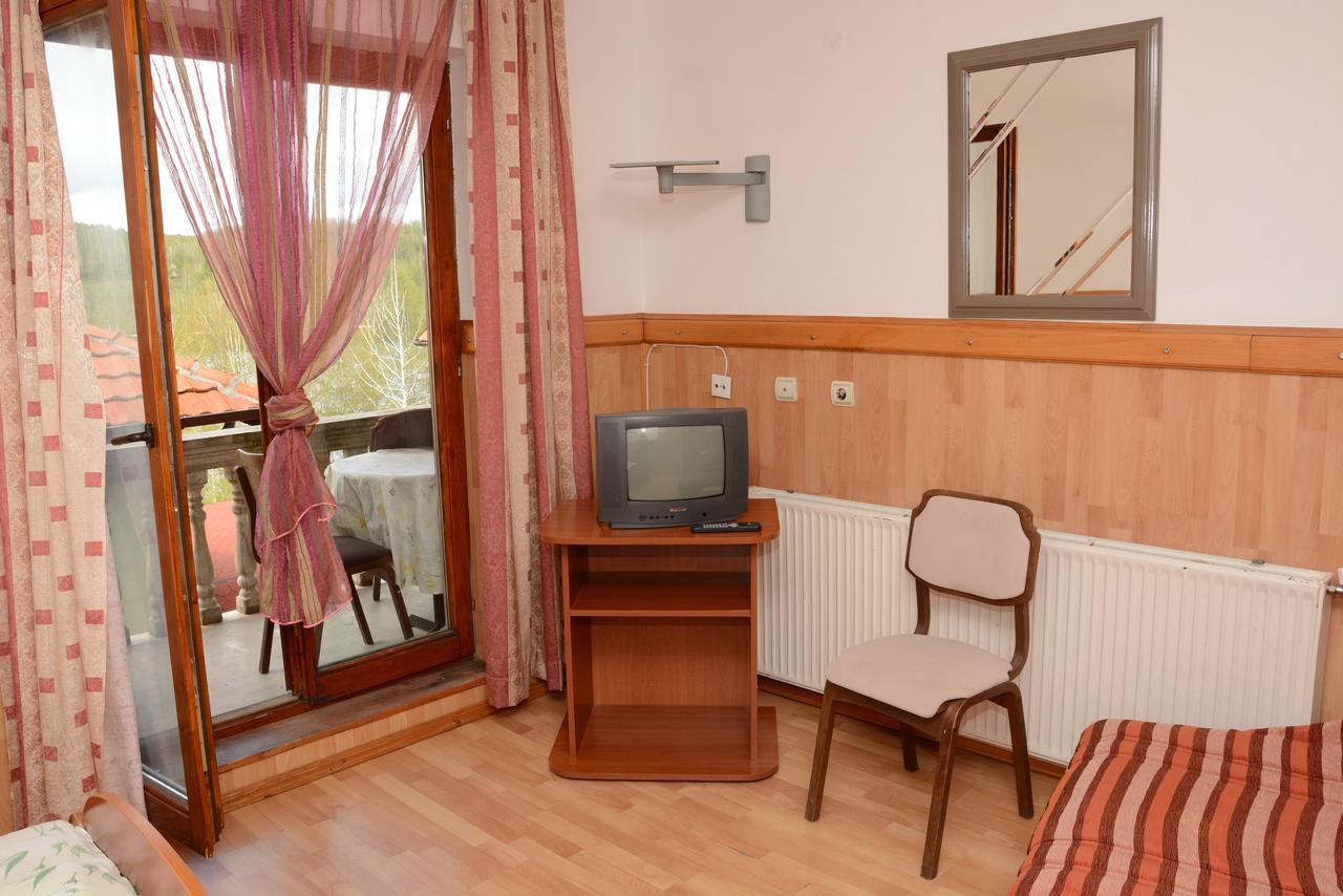 Bed and Breakfast Mm Narcis Vlasina Rid Exterior foto